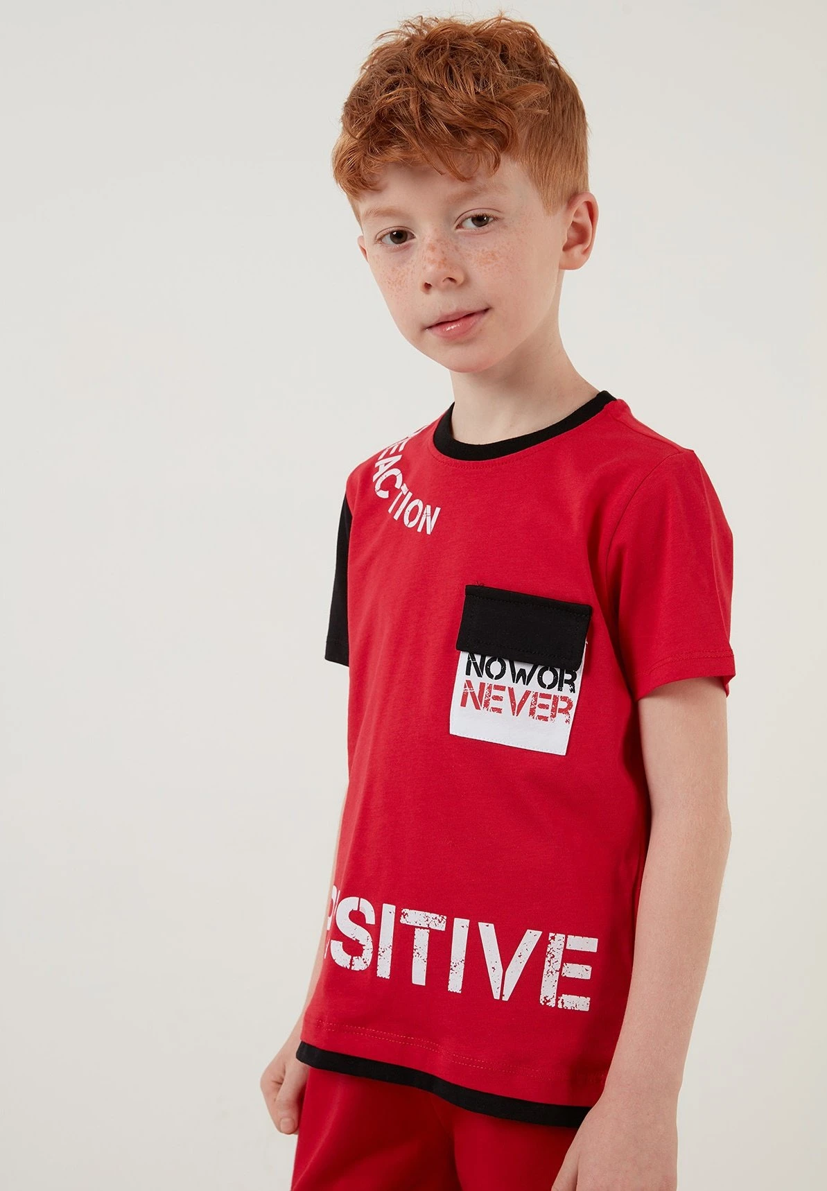 LELA Regular Fit T-Shirt And Shorts - Trainingspak - Red/Black 5 LELA Regular Fit T-Shirt And Shorts - Trainingspak - Red/Black - Afbeelding 3