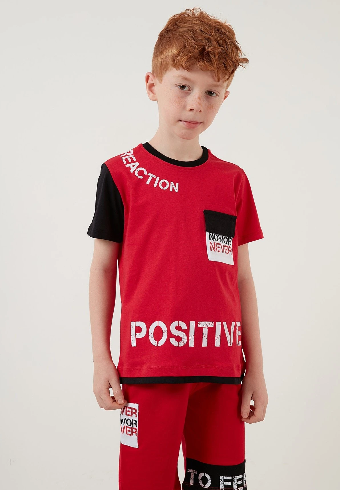 LELA Regular Fit T-Shirt And Shorts - Trainingspak - Red/Black 3 LELA Regular Fit T-Shirt And Shorts - Trainingspak - Red/Black